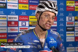 Van der Poel triomfeert in Herentals na materiaalpech Van Aert: 'Had hem liever geklopt zonder die lekke band'