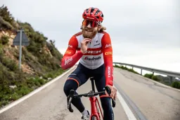 Simmons fietst niet omdat hij het leuk vindt, maar om te winnen: 'Als ik plezier wil hebben, ga ik skiën'