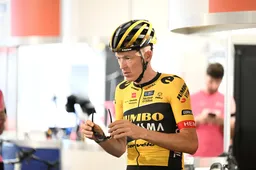 'Jumbo-Visma-ambassadeur' Gesink denkt aan vervolg carrière: 'Heb de deur op een kier gezet'