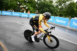 Tour Down Under-proloog 'aderlating' voor Jumbo Visma, Jay Vine wilde 'vooral niet vallen'