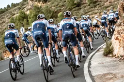 Beloftenteam Soudal Quick-Step gooit Belgisch strandkampioen Warlop reddingsboei toe