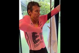 🎥 Hoe strak zit een tijdritpak? Rigoberto Urán nestelt zich in meer dan een minuut in EF-tenue