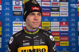 Van Aert rijdt lek in ultieme slotfase: 'Het leek net of er iemand aan mijn zadel trok'