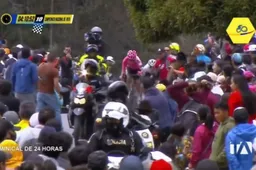 Carapaz ontroerd door allereerste nationale titel in 'zijn' straten: 'Was een lastige winter voor mij'