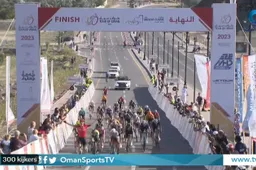 Jenthe Biermans boekt eerste profzege met indrukwekkend sprintje in allereerste Muscat Classic