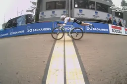 Fem van Empel (alias Superwoman!🎥) schittert meteen in regenboogtrui: 'Kon het niet te vroeg doen'