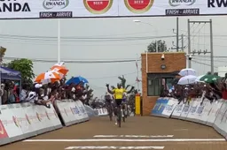 Eritreeër Mulubrhan verdedigt leiderstrui middels ritzege met verve in slotrit Ronde van Rwanda