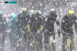 Apocalyptische omstandigheden in O Gran Camino dwingen Vingegaard en co tot afgelasting eerste rit