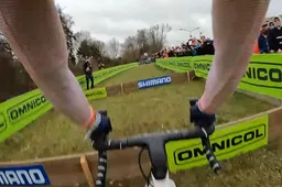 🎥 Check alle ins en outs van het WK-parcours in Hoogerheide, met Jens van der Poel en Puck Pieterse