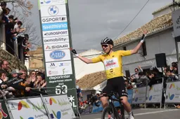 Hele dag koers, maar hetzelfde resultaat: Pogacar vlamt opnieuw naar ritzege in Ruta del Sol