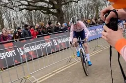 Nederland maakt favorietenrol waar op WK veldrijden: razende Van Empel speelt hoofdrol