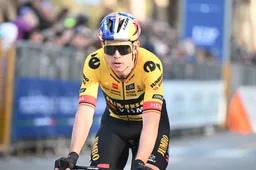 Van Aert wijst niet naar andere ploegen na verlies dagzege: 'Ieder zijn goed recht, winnaar heeft gelijk'