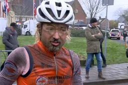 Adne Koster entertaint met kostelijk flashinterview: 'Ik kon helemaal geen reet zien door mijn bril'