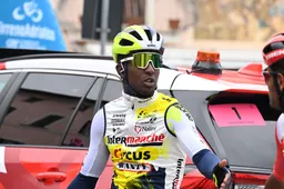 Girmay stipt oorzaak van tegenvallende Gent-Wevelgem aan: 'Voeding is essentieel in het wielrennen'