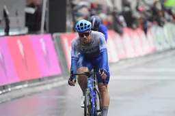 Groenewegen ziet voor tweede jaar op rij af in Dauphiné: 'Mentaal zwaarder dan normaal, maar vorm is goed'