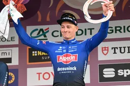 Van der Poel staat weinig stil bij rivaliteit met Van Aert: 'Moet je eigen limieten opzoeken om hem te verslaan'