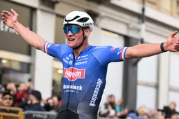 Mathieu van der Poel snoert iedereen de mond met weergaloze zege in Milaan-Sanremo