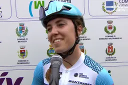 Van Anrooij straalt na eerste profzege op de weg: 'Had nooit verwacht weg te blijven'