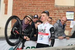 Pogacar leert veel na dagje met Van der Poel en Van Aert in E3: 'Die fouten ga ik in De Ronde niet maken'