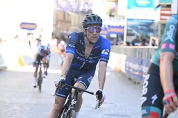 Pinot laat van zich horen met tweede plek: 'Ben hier niet alleen om handtekeningen te zetten'