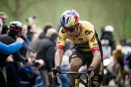 Volgens Bakelants ontsnapte Van Aert aan groot ongeluk in trainingsrondje: 'Lag bijna onder een betonmixer'