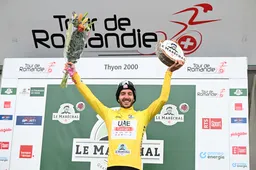 Yates verlegt de focus na eindzege Romandië: 'Pogacar zo goed mogelijk helpen in de Tour de France'