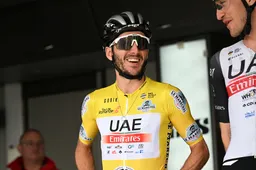 Adam Yates gaat Vingegaard te lijf in Critérium du Dauphiné met Majka en Großschartner aan z'n zijde