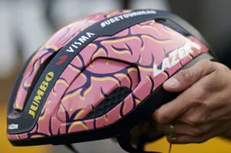 Jumbo-Visma gaat met speciale helm van start in Parijs-Roubaix om helmgebruik te stimuleren