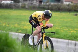 Jumbo-Visma ook bij de mannen aan het feest: Van Emden wint NK tijdrijden, Kelderman en Arensman stellen teleur