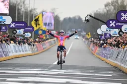 Van der Breggen over hoe Kopecky omging met verdriet om overleden broer: 'Koersen lijkt haar daarbij te helpen'