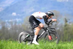 Vingegaard krijgt in Dauphiné-tijdrit klop van landgenoot Bjerg, maar wint wel tijd op concurrenten