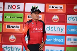 Pidcock voert INEOS Grenadiers aan in Luik-Bastenaken-Luik, ook Sheffield en Sivakov aan het vertrek