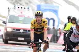 Rohan Dennis reageert op Giro-critici: 'Voor iedereen die ons soft noemt...'