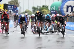 Dainese gedeclasseerd na gevaarlijke manoeuvre, Cavendish toont begrip: 'Dit is sprinten'