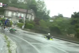 🎥 Spekgladde Italiaanse wegen doen direct hun werk in vijfde rit Giro: koplopers tegen de grond