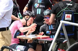 Ondanks pizzapunt blijft Leknessund (DSM) in het roze, spurter Mayrhofer baalt