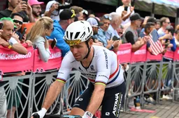 Woedende Mark Cavendish gaat los op Filippo Magli na geflopte massasprint