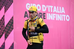 Jumbo-Visma-kopman Roglic ondervindt nog altijd last van valpartij: 'Misschien zag het er niet hard uit op tv'