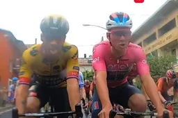 🎥 Samen afzien, samen thuis: camera op fiets Affini legt onderonsje Roglic en Evenepoel vast