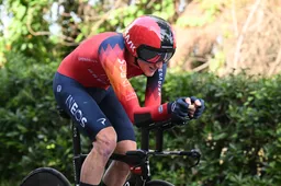 Geoghegan Hart knalt dankzij nieuwe regels naar derde plek: 'Voel mij veel beter op de tijdritfiets'