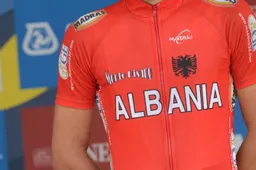 Comedy capers op Albanees kampioenschap: 'Mensen hebben gezien dat hij zich in een bos verstopte'