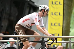 Grote groep favorieten krijgt 21 seconden aan de broek: Bilbao reed met lekke band, O'Connor werd opgehouden