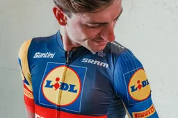 Veelal lollige reacties op nieuwe tenue Lidl-Trek, in totaal elf (!) teams met speciale Tour-outfit