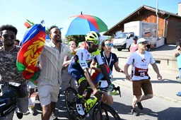 Trotse Girmay doet met Zwitserse zege 'veel vertrouwen' op voor Tour en gaat zich ook testen in de bergen