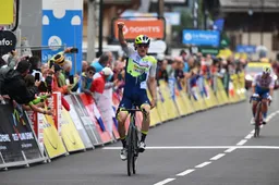 Late aanval Vingegaard levert dit keer geen tijdwinst op, Zimmermann beste van drie vluchters in Dauphiné