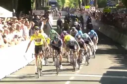 Getergd Jumbo-Visma loodst Kooij met perfecte lead-out naar ritwinst en eindzege ZLM Tour