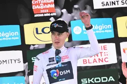 Max Poole verlengt zijn contract bij Team DSM-firmenich tot eind 2027: 'Ga met een glimlach naar mijn werk'