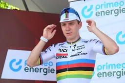 Titelverdediger Remco Evenepoel crasht in geneutraliseerde fase Clasica San Sebastián