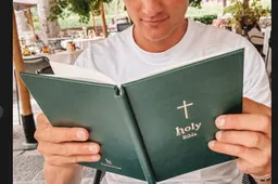 Sociale media geven inkijkje in 'Tourvoorbereiding': Van der Poel gaat uiteten, Kwiatkowski verkent hele etappe