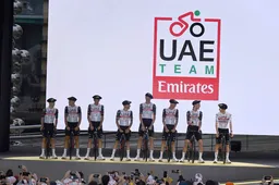 Dit is anders in de Tour de France: UAE wil geen nummer 13, rood rugnummer nu bruin en donkerder groen